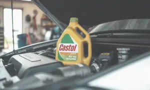 Motul czy Castrol - który olej zapewni lepszą ochronę silnika?