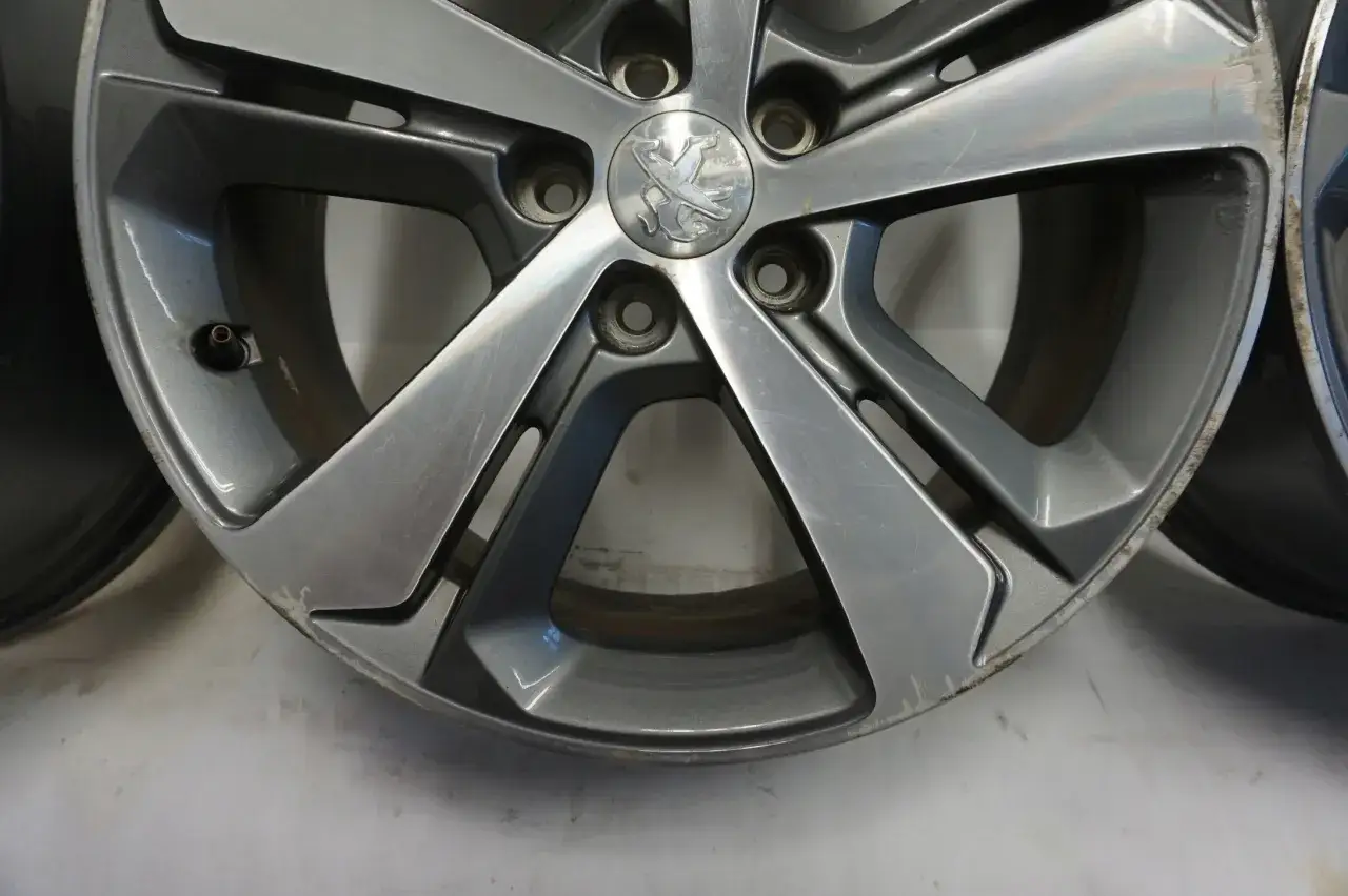 Zdjęcie Jakie felgi do Peugeot 308 - uniknij błędów przy wyborze rozmiaru