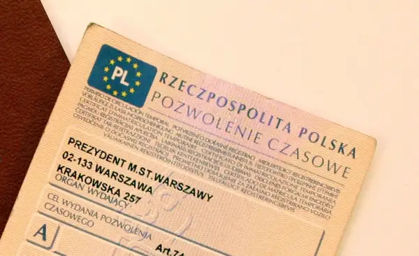Polskie pozwolenie czasowe na pojazd. Zastanawiasz się, ile się czeka na dowód rejestracyjny? Ten dokument to odpowiedź.